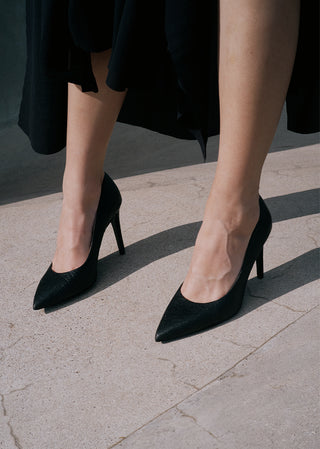 Copardo Sophie pineapple leather pumps black worn on foot lifestyle view